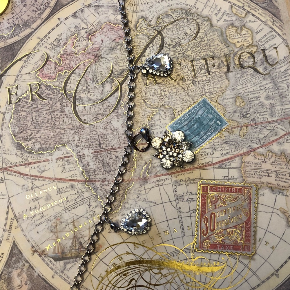 079 Chic Silver and Crystal Floral Necklace